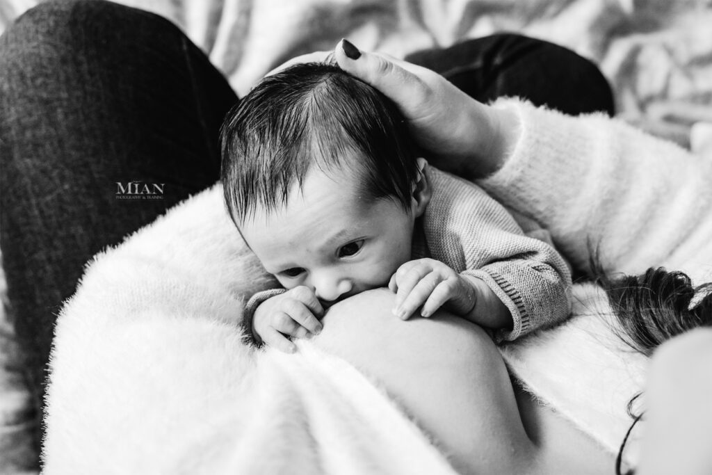 breastfeeding-cavan-support-newborn-photographer